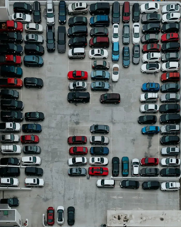 Parkovisko autopožičovne COR KLAS s vozidlami na prenájom